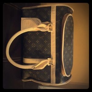 Pet carrier small Over the shoulder carrier.......